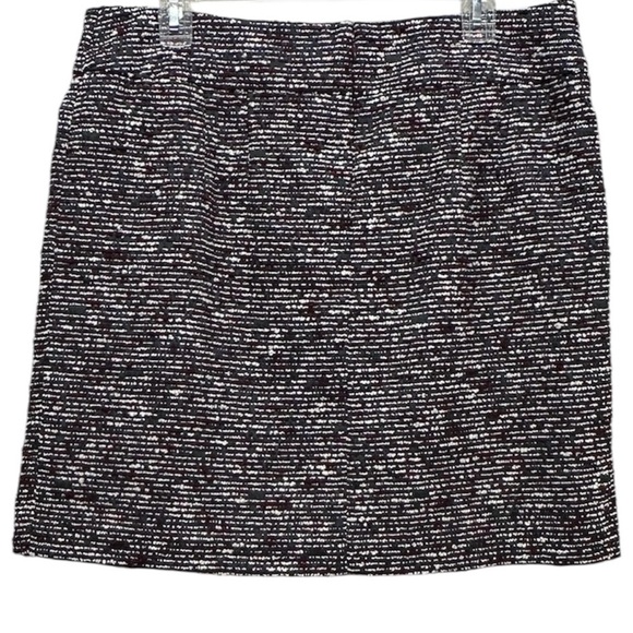 LOFT Women’s Sz 12 Gray Burgundy Textured Mini Skirt - Picture 3 of 7